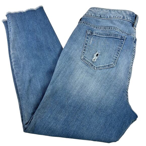 Torrid Boyfriend Jeans Women Ripped Distressed Frayed Hems Stone Wash Crop Denim - Picture 3 of 15